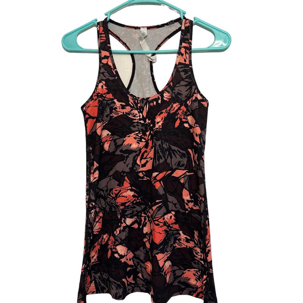 Lululemon racerback tank. Size 6.